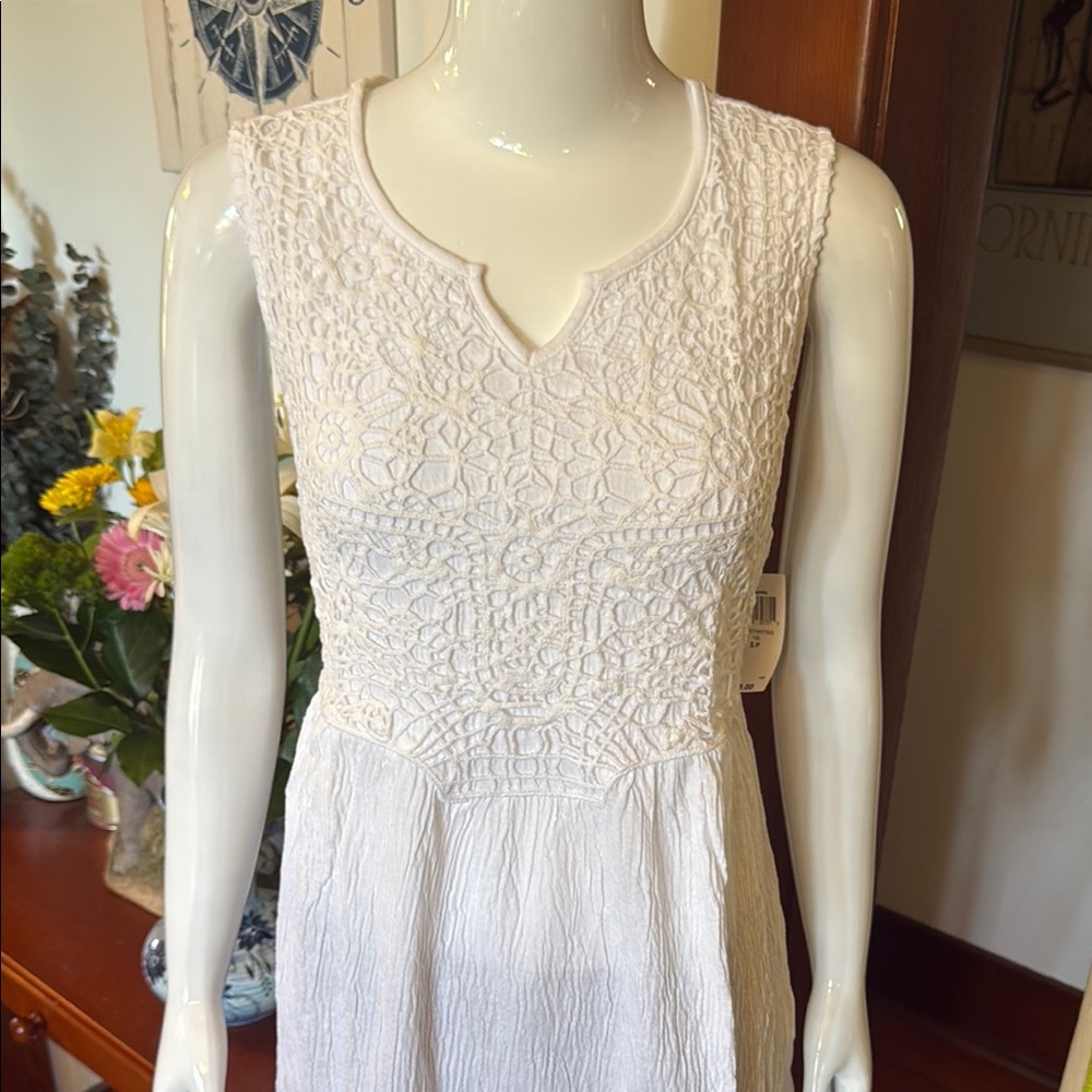 NWT Style&Co size small Elegant White Sleeveless top